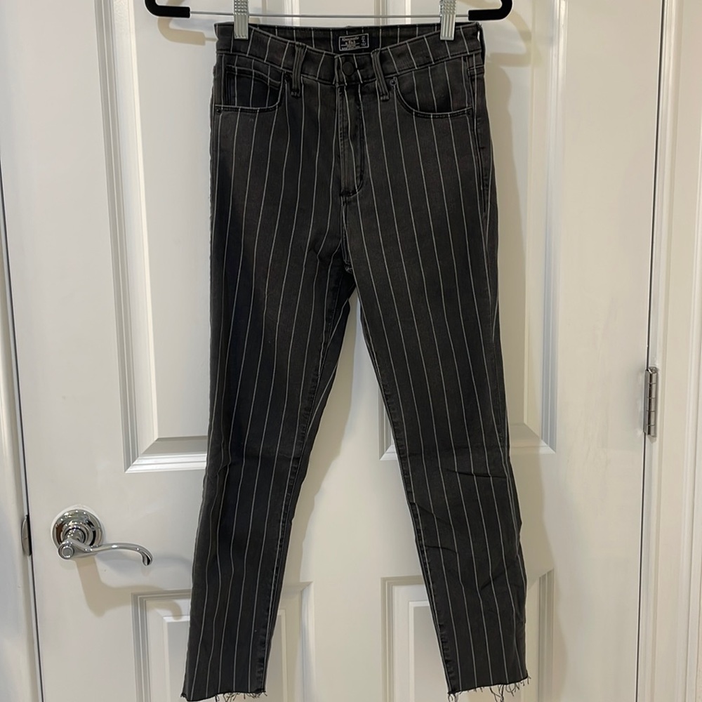 A&F high rise super skinny ankle denim, size 27(4)